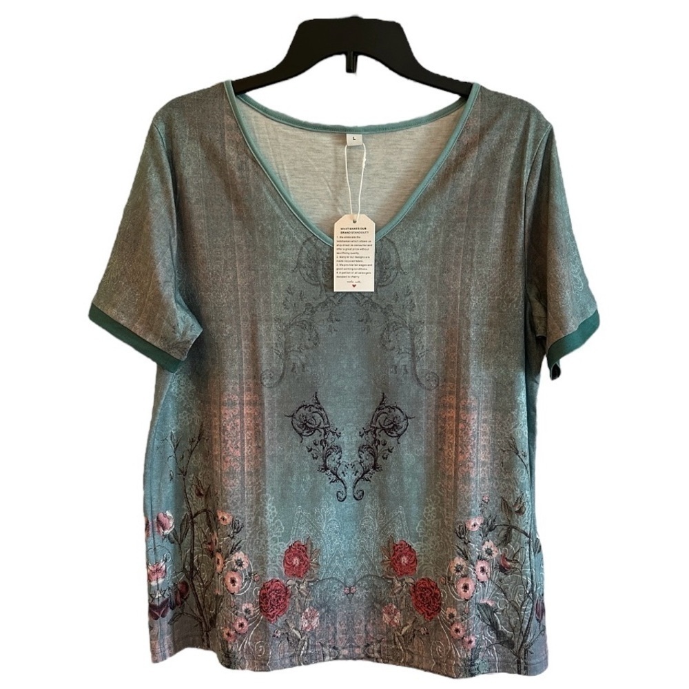 NO BRAND, NWT, WOMENS SHORT SLEEVE, V-NECK TOP IN GREEN COLOR. SIZE L